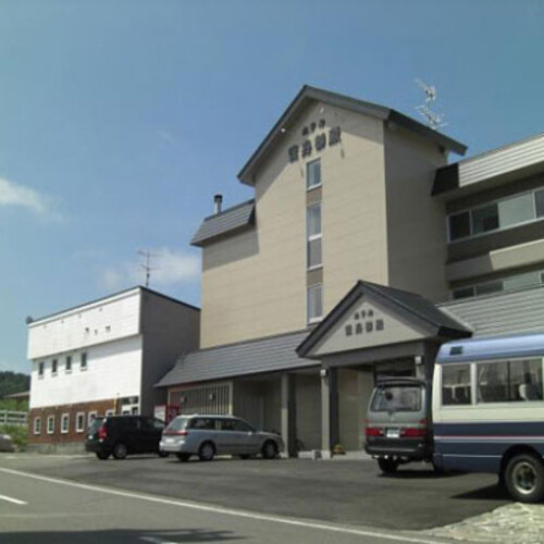 雲丹御殿(北海道利尻郡利尻富士町鴛泊字野塚)