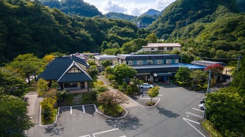 瀬美温泉お客様受付(岩手県北上市和賀町岩崎新田1地割128-2)