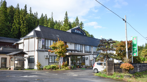 巣郷温泉静山荘(岩手県和賀郡西和賀町巣郷63地割159-13)