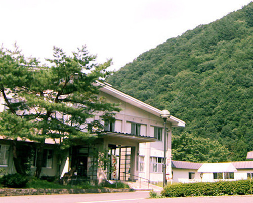 大葛温泉比内ベニヤマ荘(秋田県大館市比内町大葛金山沢口5)