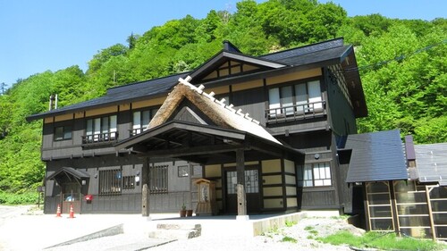 小椋旅館(秋田県湯沢市高松字泥湯沢25)