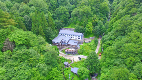 新高湯温泉五つの絶景露天風呂吾妻屋旅館(山形県米沢市大字関湯の入沢3934)