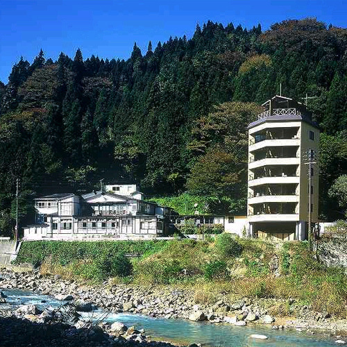 小滝温泉奥土湯温泉郷(福島県福島市土湯温泉町字下隠台8)