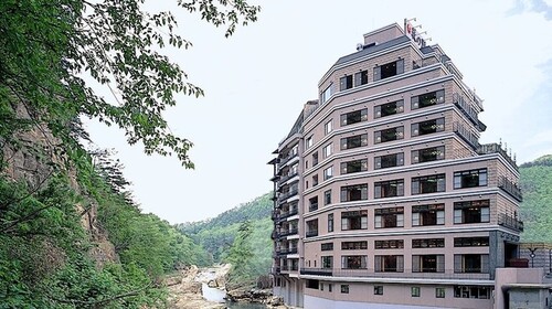 穴原温泉渓苑花の瀬(福島県福島市穴原温泉新湯7)