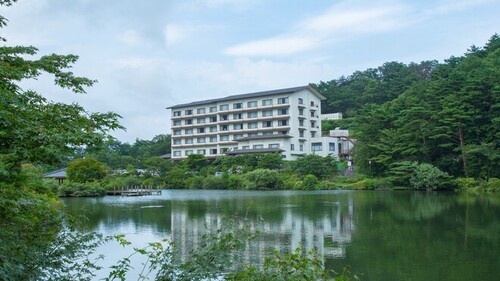 岳温泉鏡が池碧山亭(福島県二本松市岳温泉2-13)