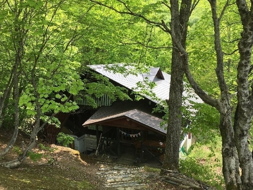 Guesthouse En (ゲストハウス えん)(福島県耶麻郡北塩原村桧原曽原山1095-60)