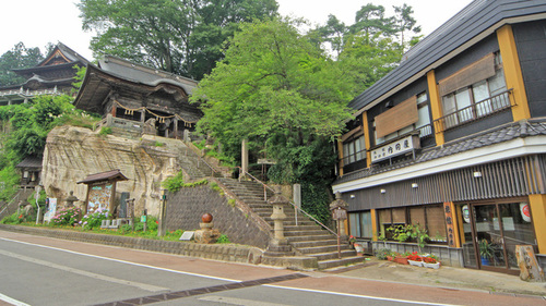 内田屋旅館(福島県河沼郡柳津町大字柳津字寺家町甲174)