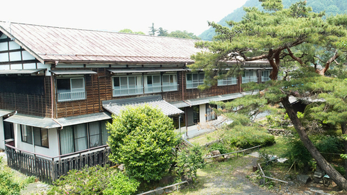 神梅館(群馬県みどり市大間々町上神梅275-1)