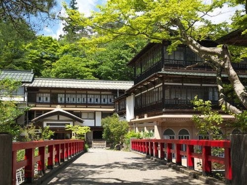 積善館(本館)(群馬県吾妻郡中之条町大字四万甲4236)