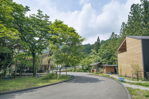 温泉グランピングシマブルー(群馬県吾妻郡中之条町大字四万4355-9)