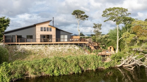 by the river Isumi(千葉県いすみ市岬町椎木820-1)