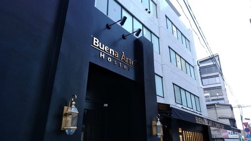 Buena Arte Hostel(東京都墨田区横綱2-9-11)