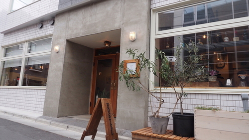 almond hostel & cafe(東京都渋谷区元代々木町1-7)