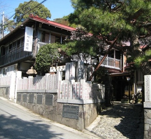 かすみ荘(神奈川県伊勢原市大山330)