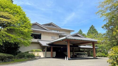 龍宮殿(神奈川県足柄下郡箱根町元箱根144)