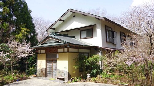 温泉宿停車場(神奈川県足柄下郡箱根町仙石原1285-35)