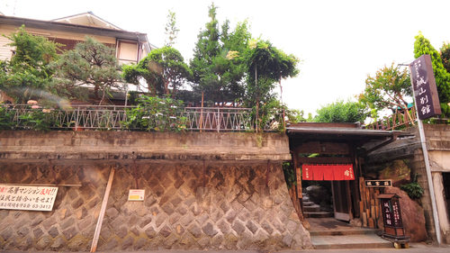 城山別館(神奈川県足柄下郡湯河原町土肥1-5-39)