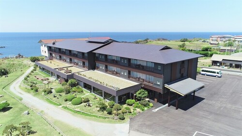 HOTEL AZUMA(新潟県佐渡市相川大浦548-1)