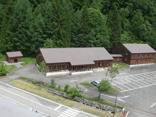 有峰ハウス(富山県富山市有峰村川谷割26-37)