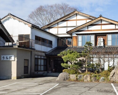 うら屋(富山県氷見市小境44)