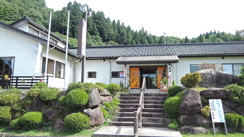 セミナーハウス山びこ(石川県鳳珠郡能登町字黒川33-61)