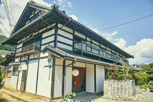 古民家宿るうふ丘之家(山梨県山梨市牧丘町西保下1746)