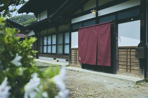 古民家宿るうふ織之家(山梨県大月市初狩町中初狩2105)