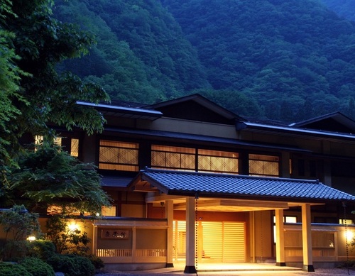 全館源泉掛け流しの宿西山温泉慶雲館(山梨県南巨摩郡早川町湯島白沢83)