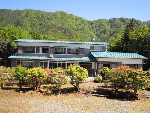 白かば荘(山梨県南都留郡富士河口湖町西湖西14-10)