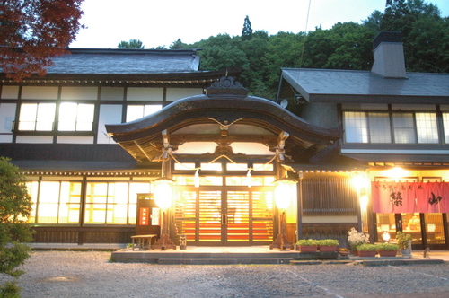 山の宿築山館(長野県長野市戸隠2348)