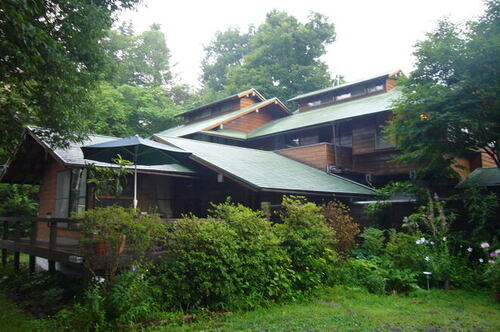 ペンション軽井沢フォーレスト(長野県北佐久郡軽井沢町大字長倉3353-1)