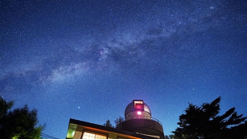 信州入笠山の宙宿(ソラヤド)マナスル山荘天文館(長野県諏訪郡富士見町富士見11404)