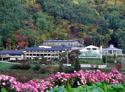 草湯温泉保養センター冠着荘(長野県東筑摩郡筑北村坂井6478)