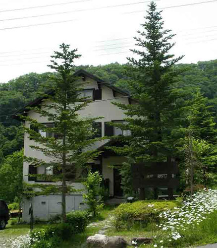 ベルクヒュッテ(長野県北安曇郡白馬村大字神城22133-56)