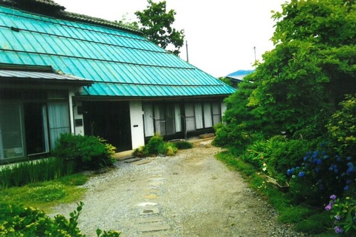 ゲストハウス『古民家の宿梨本軒』(長野県上高井郡高山村高井160)