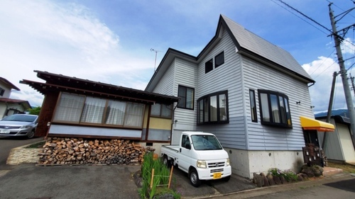 穂波街道(長野県下高井郡山ノ内町大字戸狩587-1)