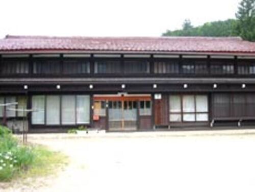 三宅荘(岐阜県高山市一之宮町山下下340)