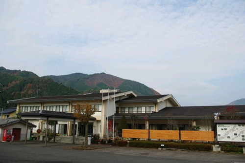 せせらぎ街道の宿たかお(岐阜県郡上市八幡町市島945-1)