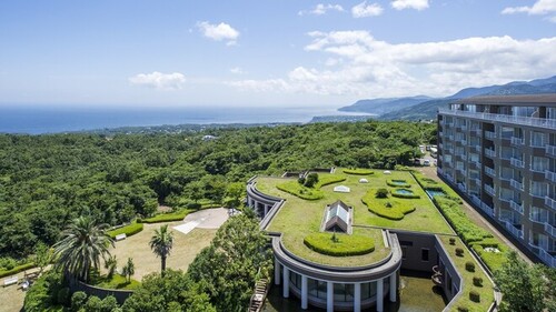 ヴィラージュ伊豆高原(静岡県伊東市富戸1317-8)