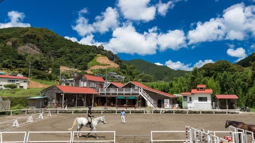 乗馬クラブ天城ホースビレッジ(静岡県賀茂郡河津町小鍋40-1)