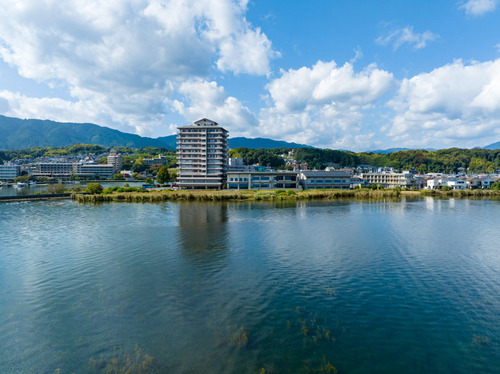 琵琶湖グランドホテル(滋賀県大津市雄琴6-5-1)