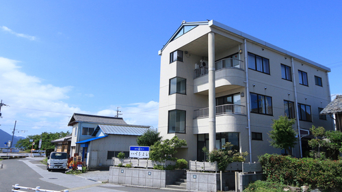 尾上旅館うをよし(滋賀県長浜市湖北町尾上287-1)