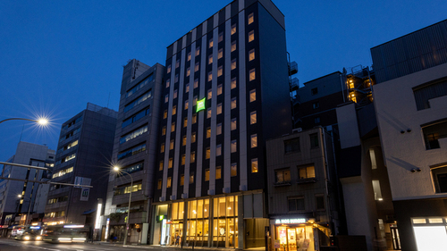 イビススタイルズ京都四条(京都府京都市下京区四条通西洞院東入郭巨山町8)