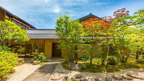 山科伯爵邸源鳳院(京都府京都市左京区岡崎法勝寺町77)