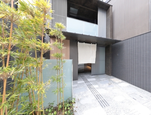ムスビホテル京都三条別邸(京都府京都市中京区三条通猪熊西入御供町305)