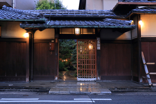 柊家別館(京都府京都市中京区御幸町二条下がる)