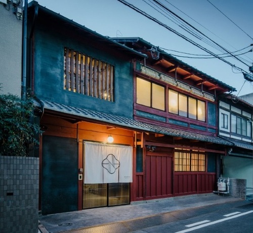 Nazuna 京都 御所(京都府京都市中京区花立町255-1)