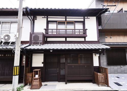 真二条城(京都府京都市上京区中務町490-23)