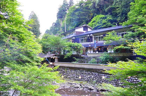 高雄観光ホテル(京都府京都市右京区梅ケ畑高雄町5)