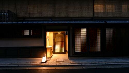 鈴 プレミアム 町家 京都七条 II(京都府京都市下京区北小路通新町西入井筒町654番地(北から2軒目))